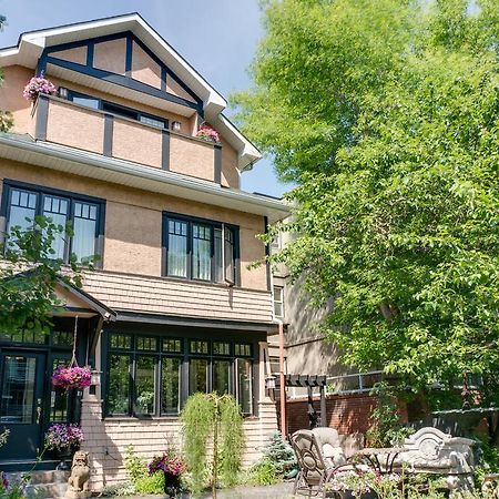 Calgary Westways Guest House エクステリア 写真