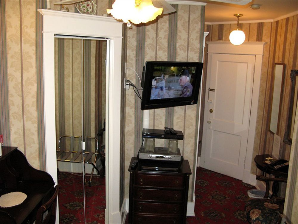 Calgary Westways Guest House エクステリア 写真