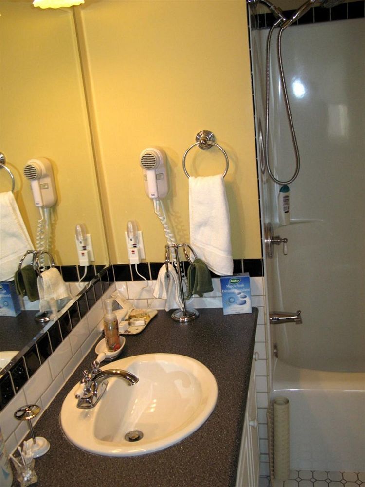 Calgary Westways Guest House エクステリア 写真
