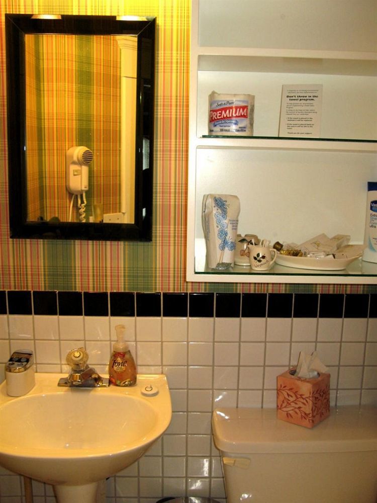 Calgary Westways Guest House エクステリア 写真