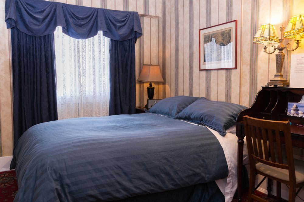 Calgary Westways Guest House エクステリア 写真