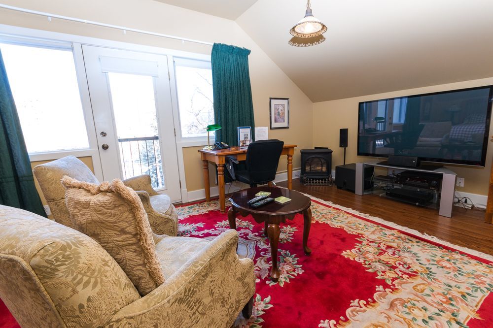 Calgary Westways Guest House エクステリア 写真